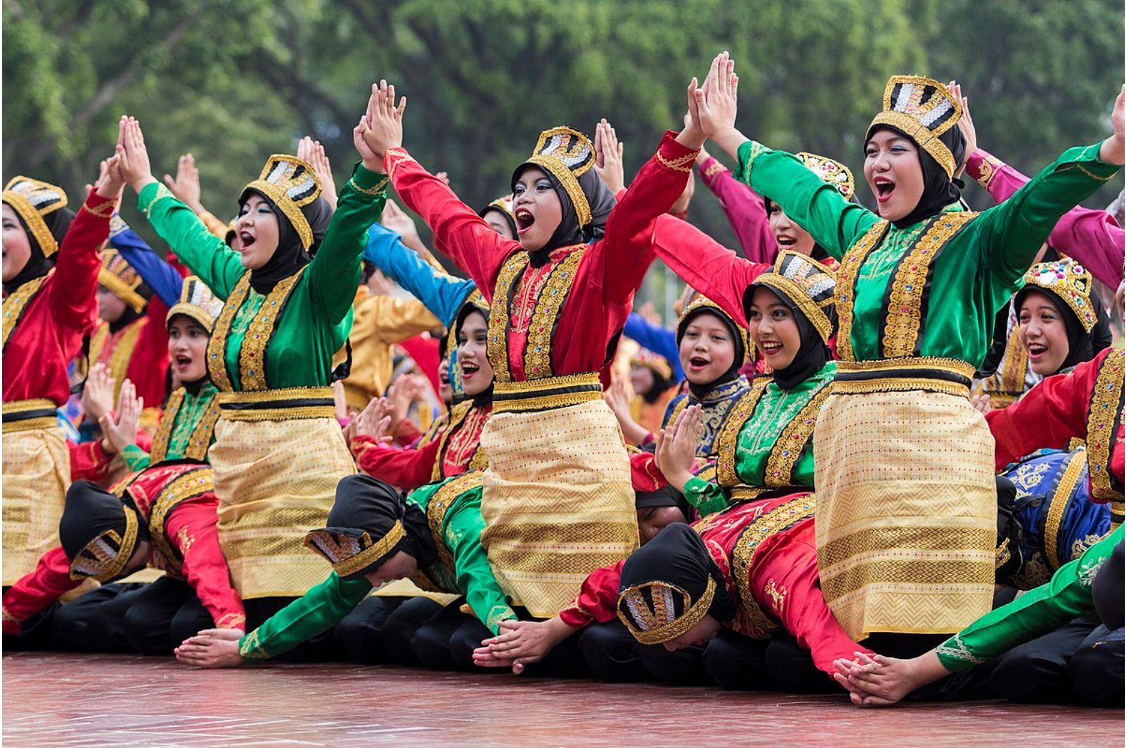 tari-tradisional-indonesia-ekspresi-budaya-yang-kaya-dan-beragam